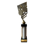 eberix · Tischtennis Pokal · mit Wunschgravur · Trophäe mit weißer Glanzsäule · Siegerpokal für Tischtennisturnier, Schulmeisterschaft, Verein, Jugendturnier · personalisierbar ·