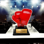 10 cm Acryl Pokal mit Gravurschild - Boxhandschuhe Trophäe für Kampfsport