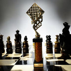 eberix · Schach Pokal · mit Wunschgravur · Trophäe mit Figuren & Brett Motiv · Siegerpokal für Schachturnier, Vereinsmeisterschaft, Denksport-Wettbewerb · personalisierbar ·