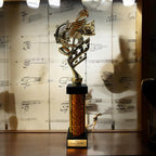eberix · Musik Notenschlüssel Pokal · mit Wunschgravur · Trophäe für Musikwettbewerb · Siegerpokal für Orchester, Musikschule, Bandwettbewerb · personalisierbar ·
